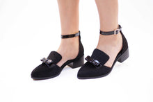 Load image into Gallery viewer, Jacca: Women's Flats with a small heel
