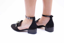 Load image into Gallery viewer, Jacca: Women's Flats with a small heel
